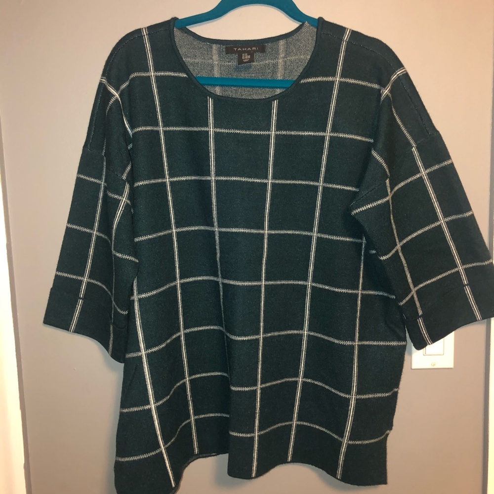 Tahari knit sweater